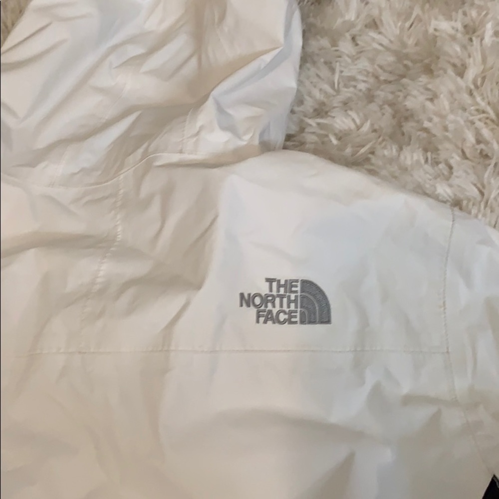 North Face white rain jacket - Picture 6 of 8